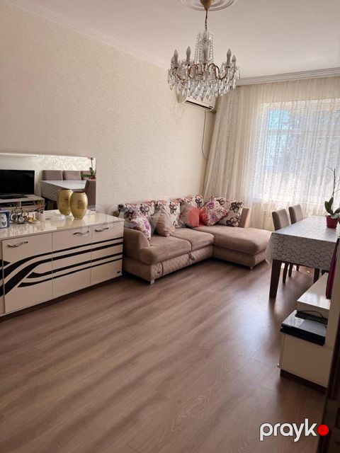 Satılır 3 otaqlı köhnə tikili 65 m² — Bakı
