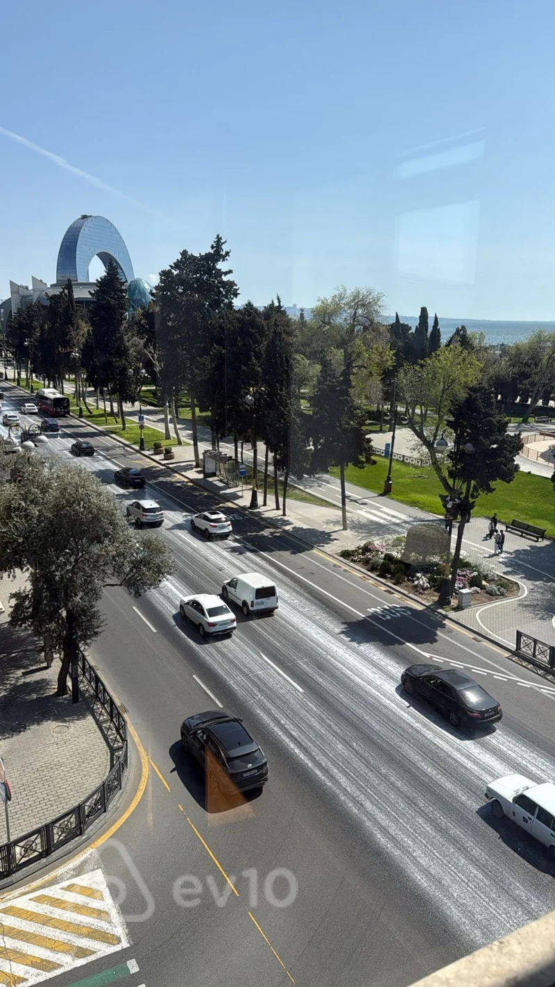 2 otaqlı mənzil, 76 m², Neftçilər prospekti 127 — kirayə — Bakı