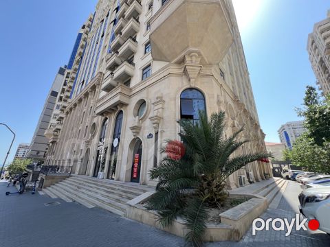 Satılır 4 otaqlı yeni tikili 242 m² — Bakı