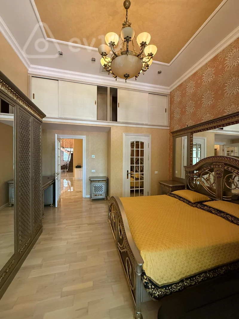 4 otaqlı mənzil, 200 m², Aşıq Alı küçəsi — Mənzil, Bakı (6)