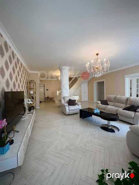 Satılır 6 otaqlı yeni tikili 300 m² — Bakı
