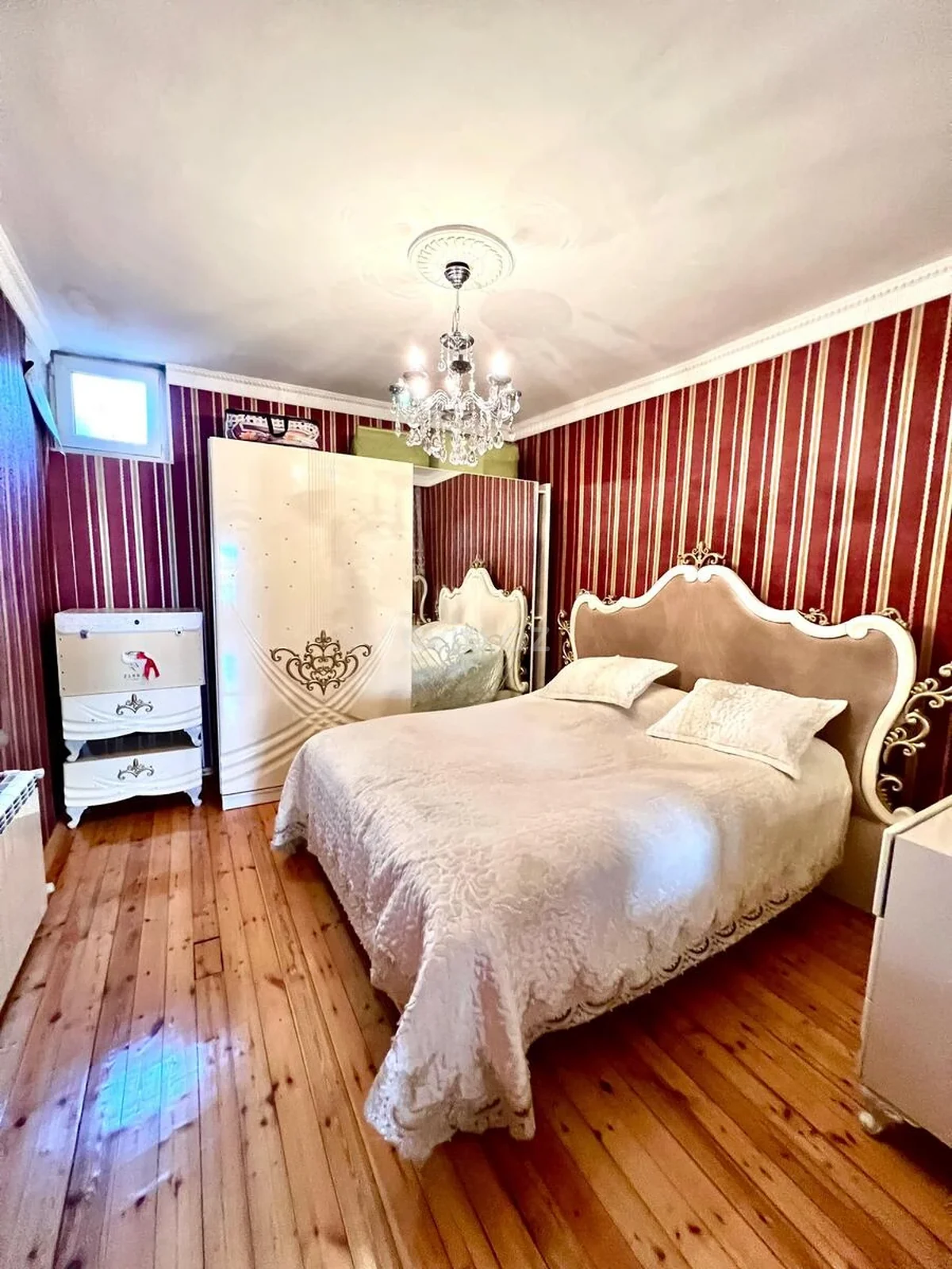 6 otaqlı həyət evi satılır Qaraçuxur qəsəbəsində — Bakı