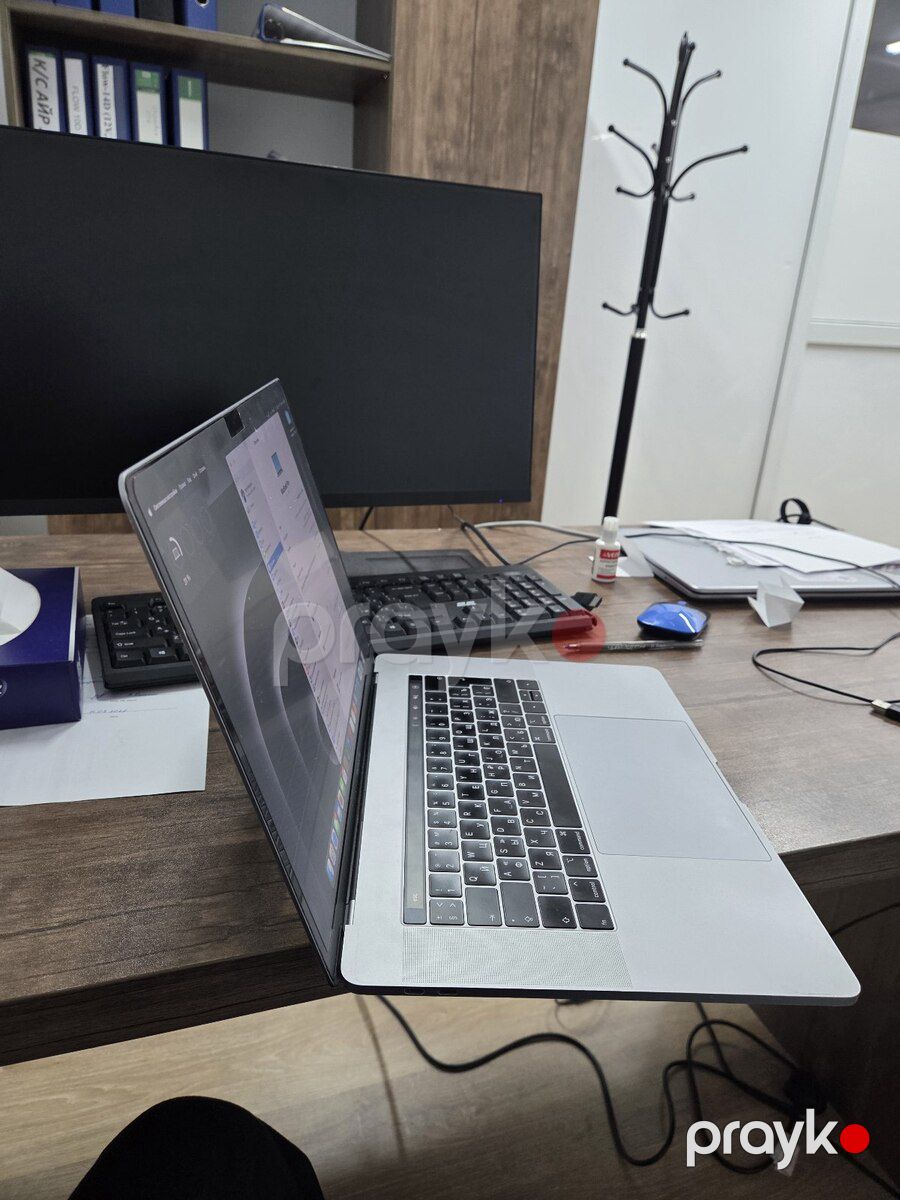 Macbook pro 15 i9 — Noutbuklar, Bakı (4)