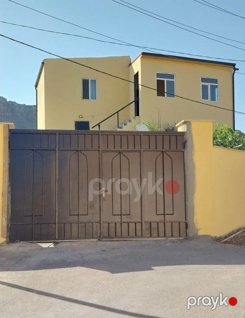 Satılır 4 otaqlı həyət evi/bağ evi 120 m² — Bakı
