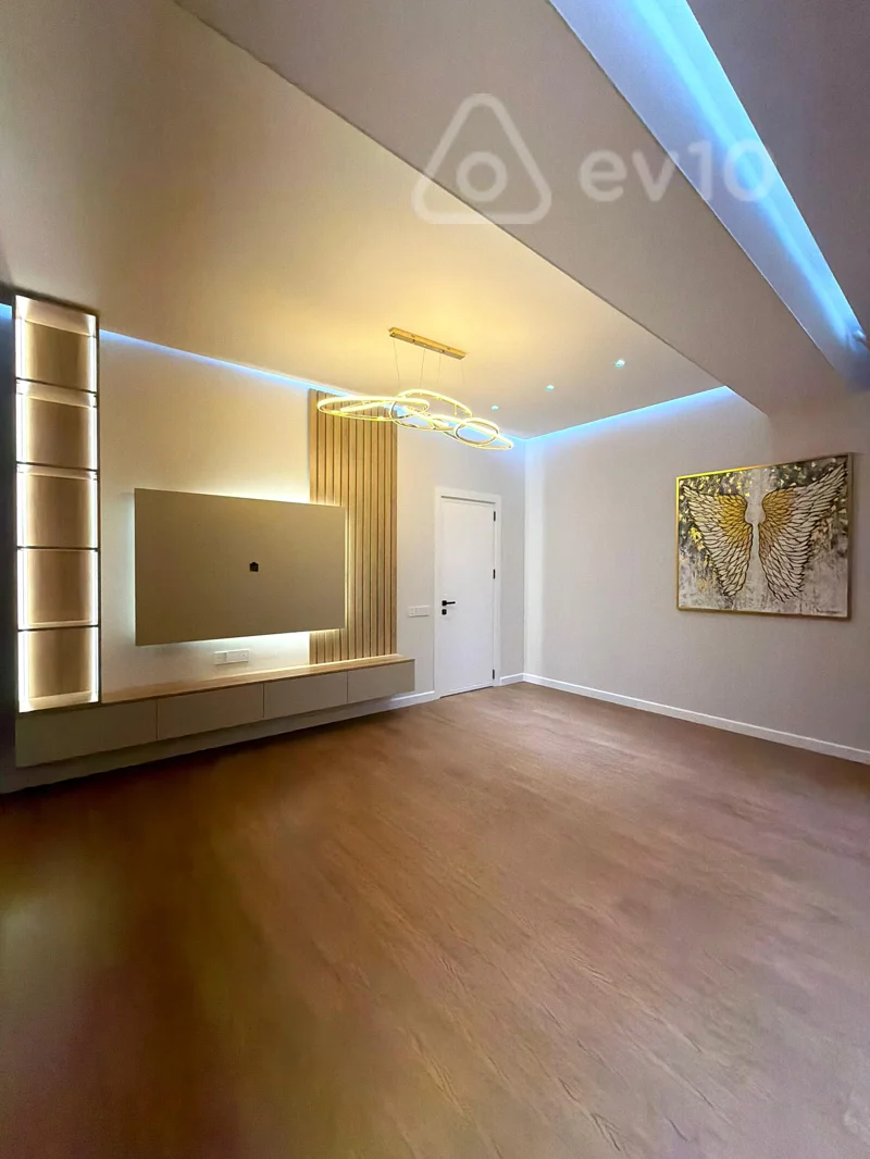 4 otaqlı mənzil, 130 m², Elşən Süleymanov küç — Bakı