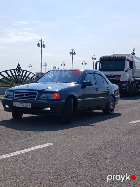 Mercedes C 200, 2.0 L, 1999 il, 429 638 km — Biləsuvar