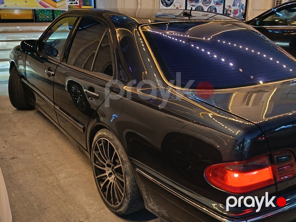 Mercedes-Benz E-Class (W210) sedan - Ban növü: sedan, qara rəng — Avtomobillər, Bakı (5)