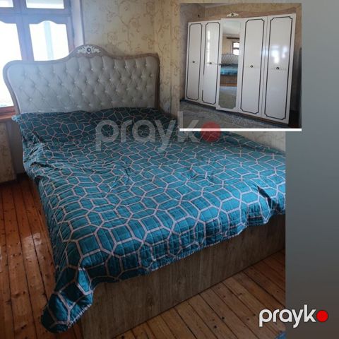 Yataq dəsti satılır 360₼. termo yoxdur. Matrası və bazası var.Ünvan — Bakı