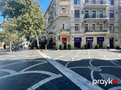Satılır 2 otaqlı köhnə tikili 83 m² — Bakı