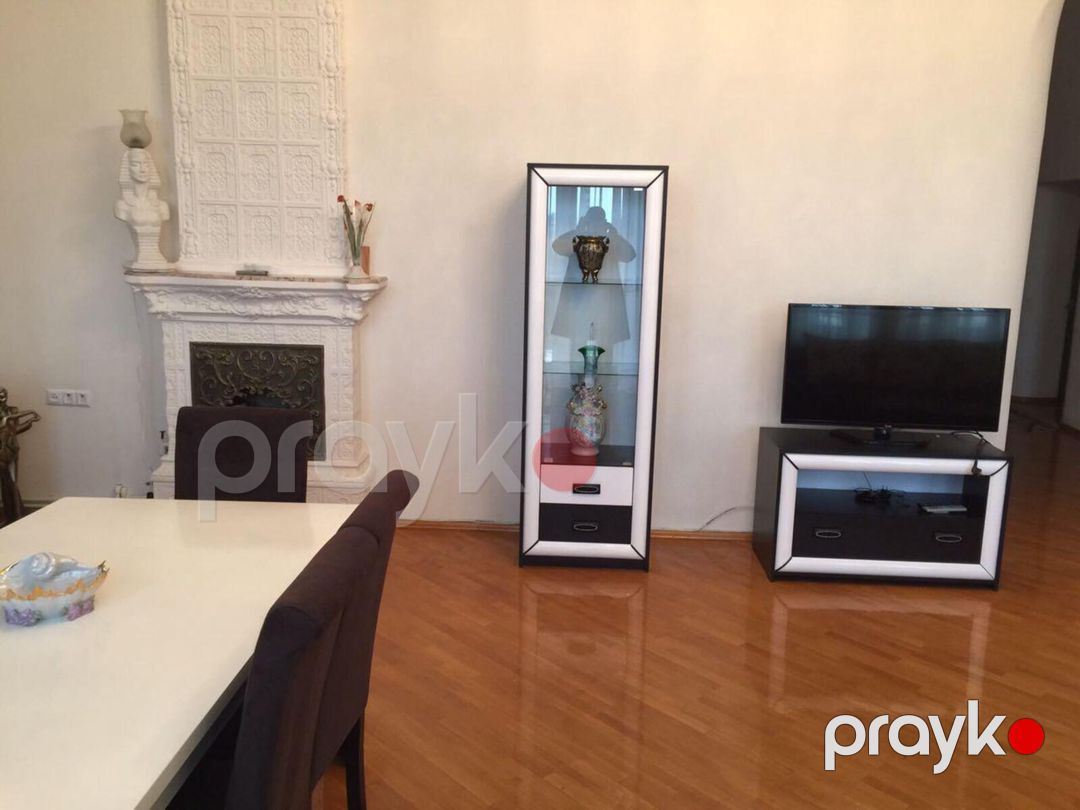 Satılır 5 otaqlı köhnə tikili 180 m² — Mənzil, Bakı (2)