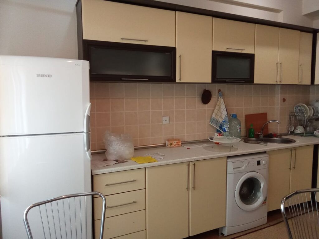 Xetai Metrosu yaxınlığında Qazaxıstan Sefirliyinin yani Aga Sentrlə uz — Qonaq otağı üçün, Masazır (10)