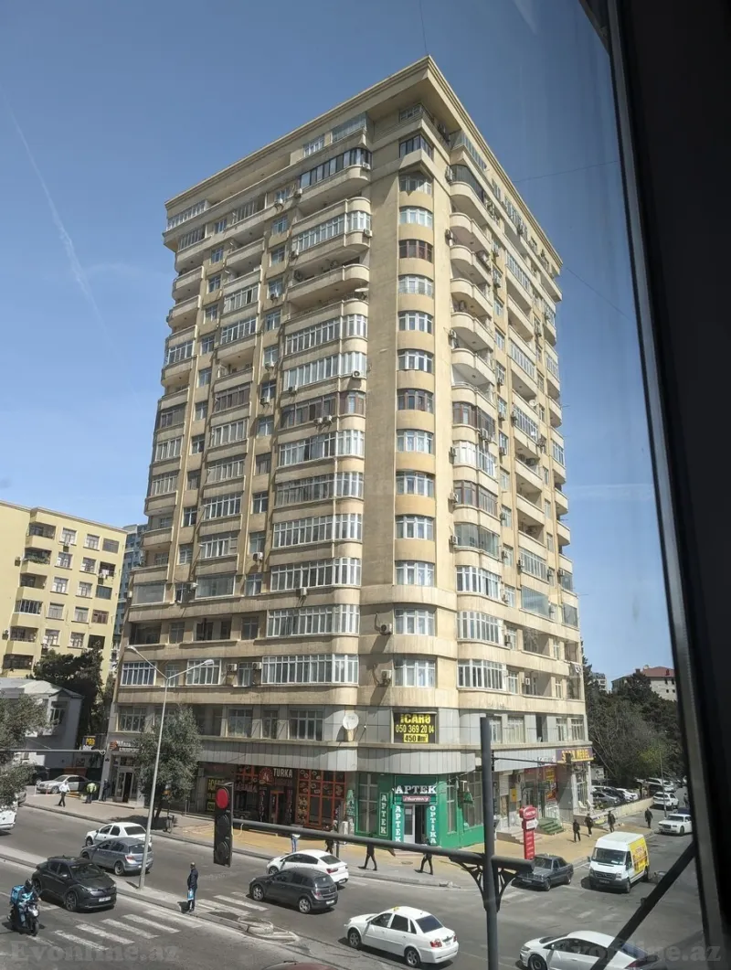 Satılır 3 otaqlı Mənzil Yeni tikili 130 m² Bakı, Nəsimi r., 20 Yanvar m., 5-ci mikrorayon — Bakı