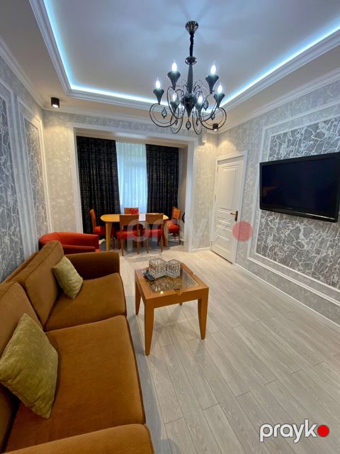 Satılır 2 otaqlı köhnə tikili 55 m² — Bakı