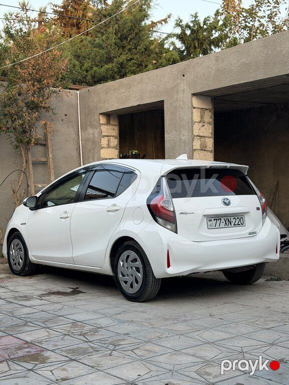 Toyota Aqua, 1.5 L, 0.87 kWh, 2017 il, 240 000 km — Avtomobillər, Bakı (12)