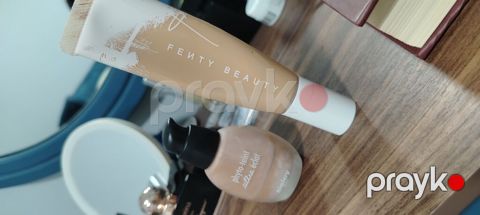 Fenty Beauty ton kremi və Sisley Phyto-Teint Ultra Éclat maye tonal — Digah
