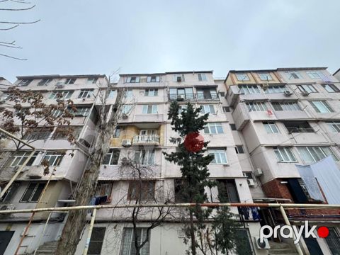Satılır 2 otaqlı köhnə tikili 60 m² — Bakı