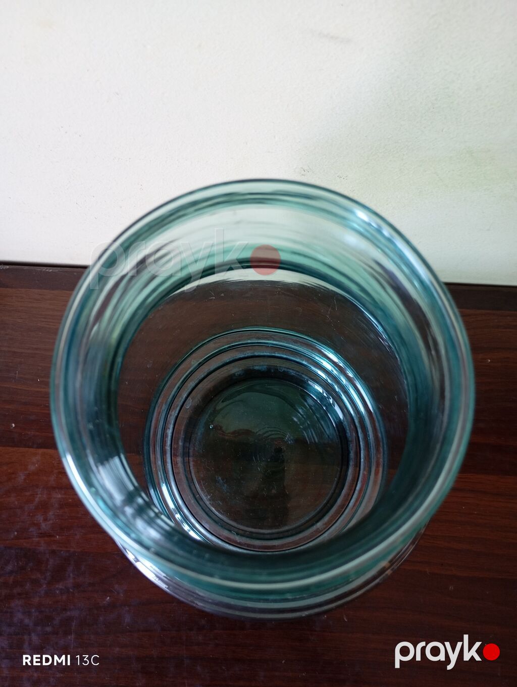 Bir vaza — Vaazalar, kreslolar, süni çiçəklər, Bakı (3)
