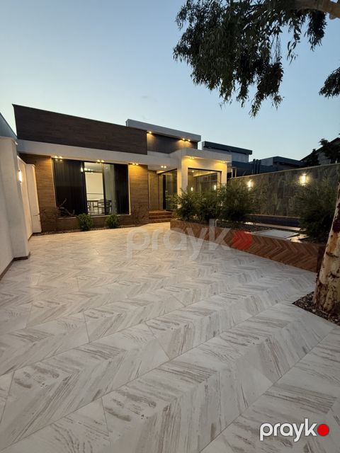 Satılır 4 otaqlı həyət evi/bağ evi 150 m² — Bakı