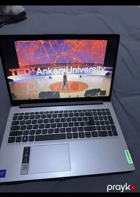 Lenovo noutbuk – gümüşü korpus, tam ölçülü klaviatura və iri touchpad — Goranboy