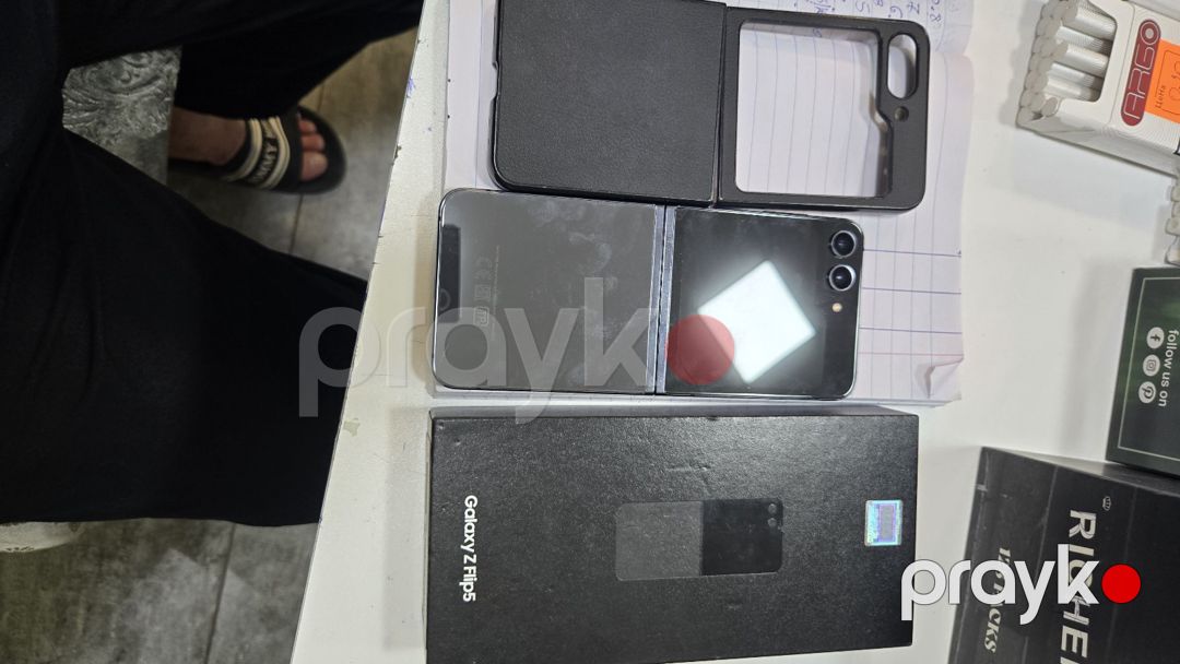 Samsung Galaxy Z Flip 5 Gray 256GB/8GB — Smartfonlar, Bakı (3)