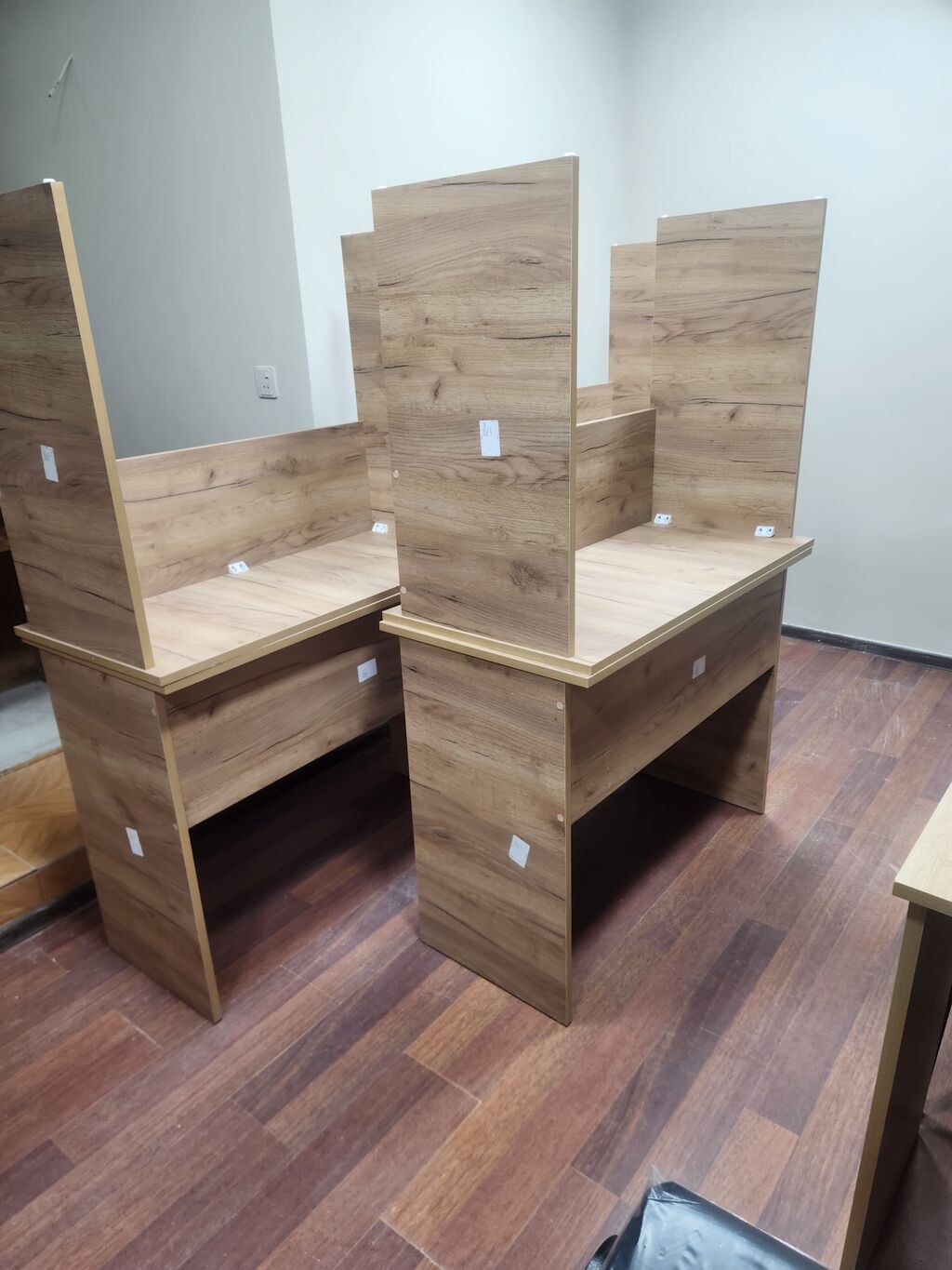 Ofis masası və yığılan stul dəsti - Masalar: taxta teksturalı, düz iş — Masalar və stullar, Digah (7)