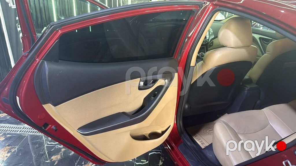 Hyundai Elantra: 1.8 l 2011 il Sedan — Avtomobillər, Digah (8)