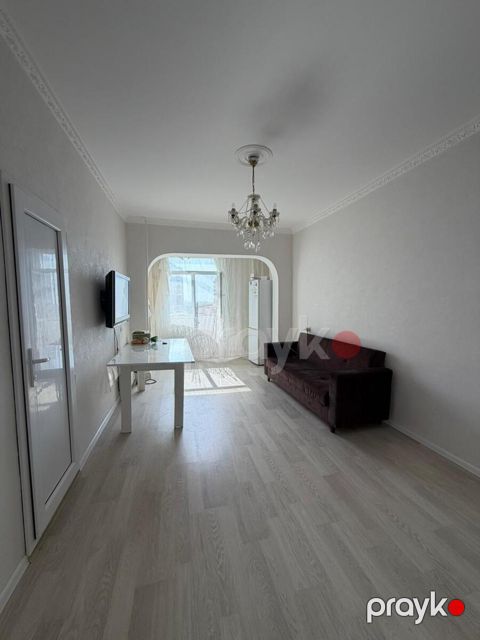Satılır 2 otaqlı köhnə tikili 45 m² — Bakı