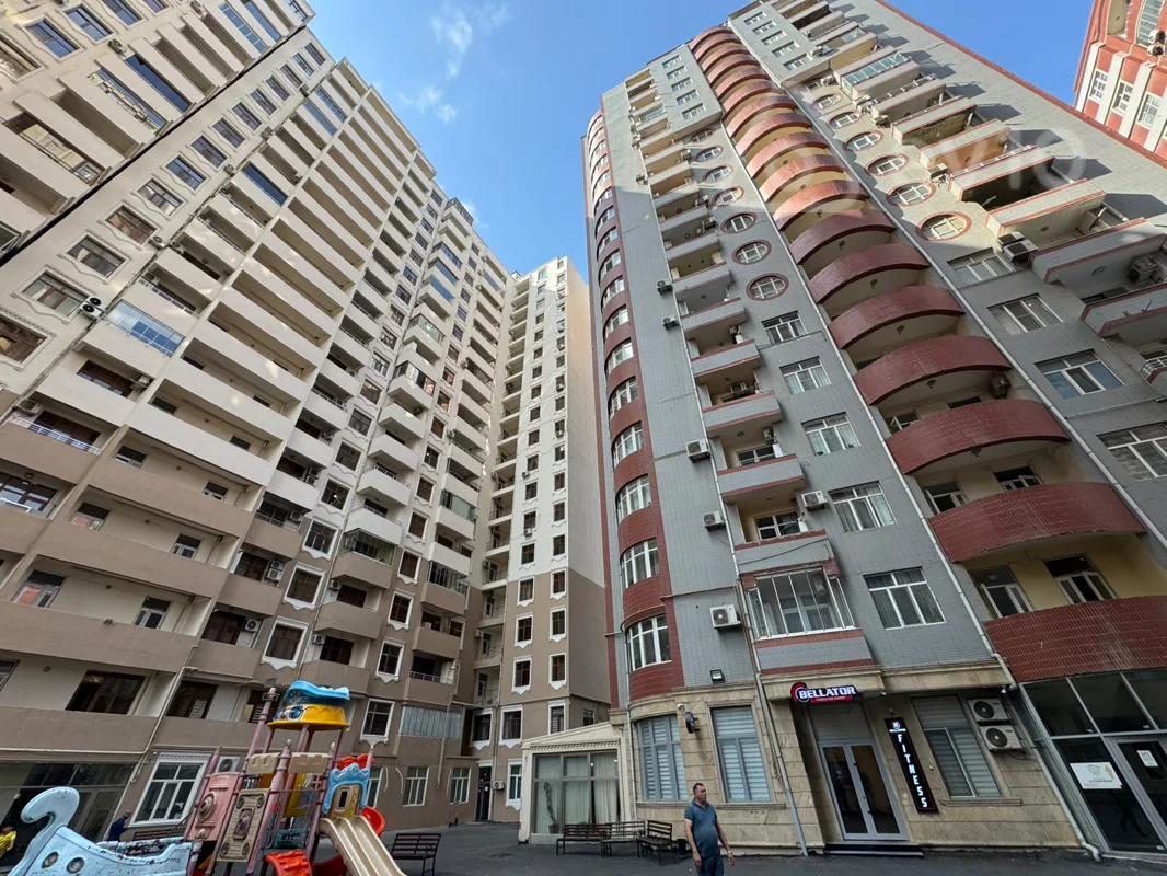 4 otaqlı mənzil, 200 m², Həsən Salmani küç — Mənzil, Bakı (3)