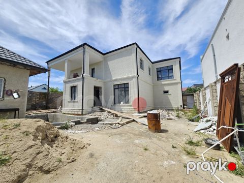Satılır 8 otaqlı həyət evi/bağ evi 300 m² — Bakı
