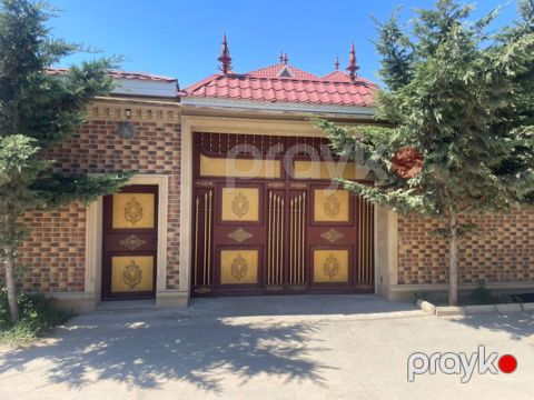Satılır 8 otaqlı həyət evi/bağ evi 270 m² — Bakı