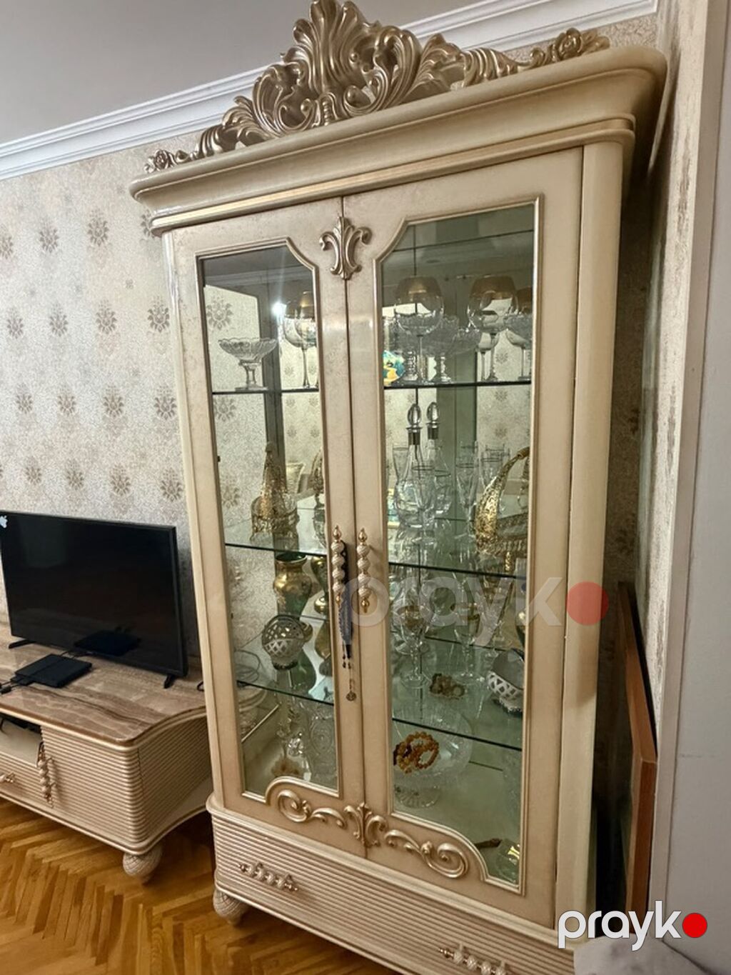 Klassik üslubda dəst mebel – qonaq otağı üçün tam komplekt. Tərkibi — Qonaq otağı üçün, Bakı (8)