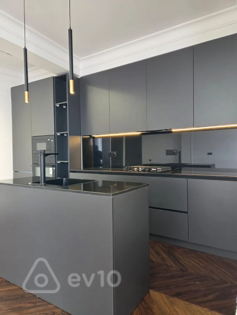 3 otaqlı mənzil, 142 m², tib uni — Mənzil, Bakı (8)