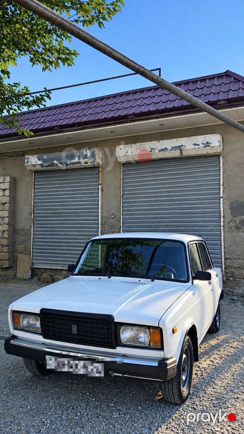 VAZ (Lada) 2107: 1.6 l 2004 il 78654 km Sedan — Digah