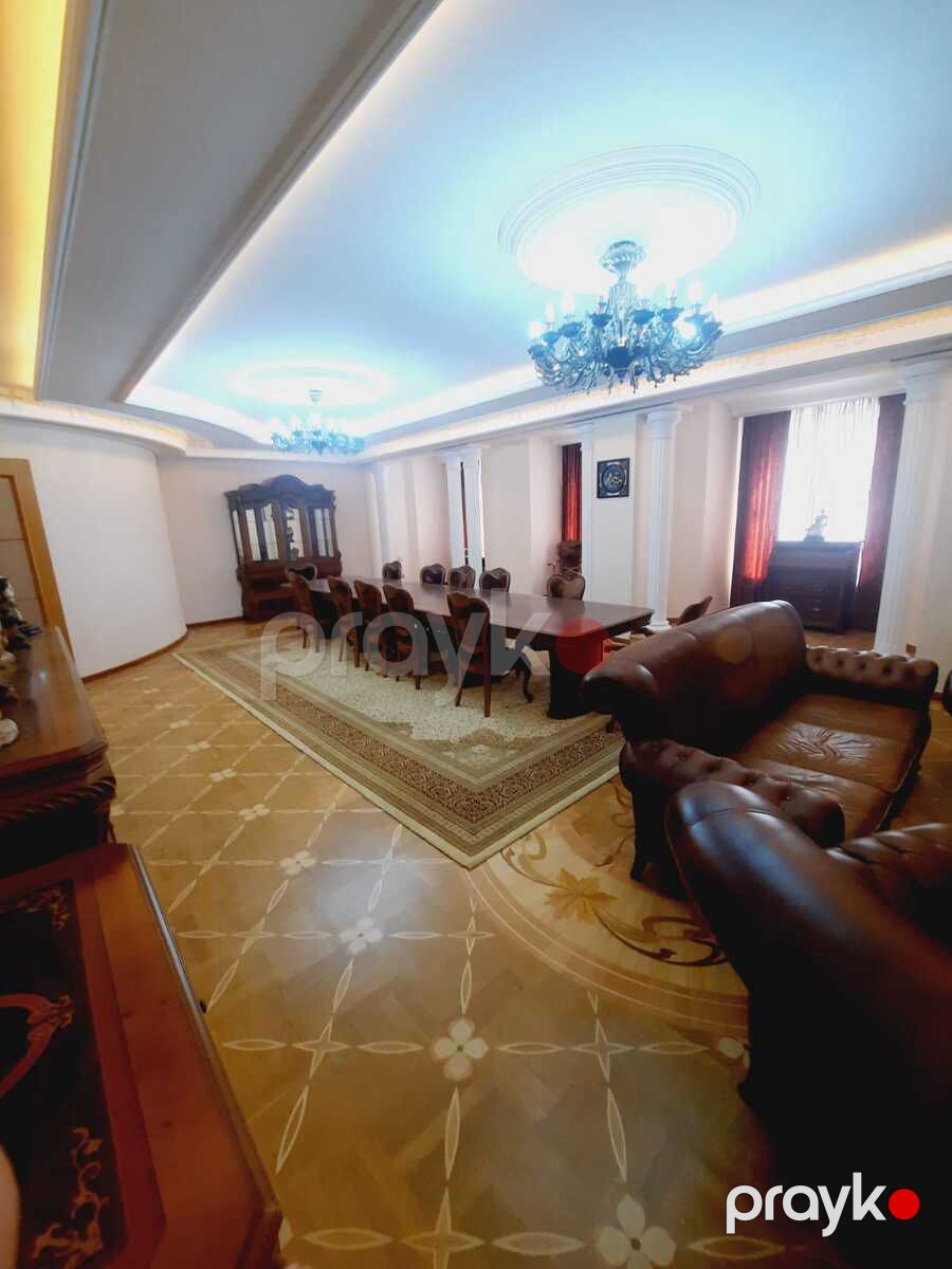 Satılır 8 otaqlı köhnə tikili 427.6 m² — Mənzil, Bakı (8)