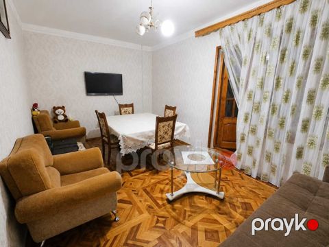 Satılır 2 otaqlı köhnə tikili 60 m² — Bakı