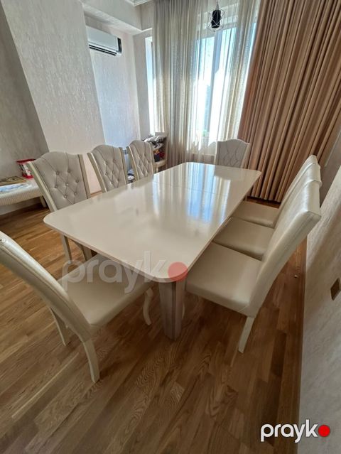 satılır 350azn Bu 8 nəfərlik stoldu. Açılanda 12 nəfərlik olur — Digah