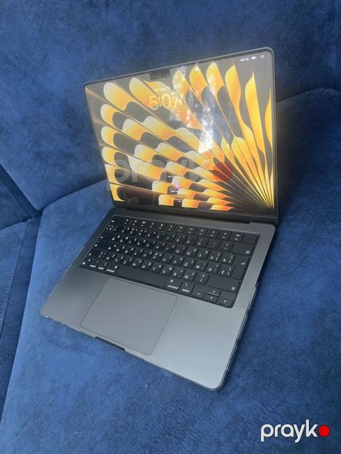 Apple MacBook M3 pro 13 inch (Space Gray) Notbukun hec bir problemi — Bakı