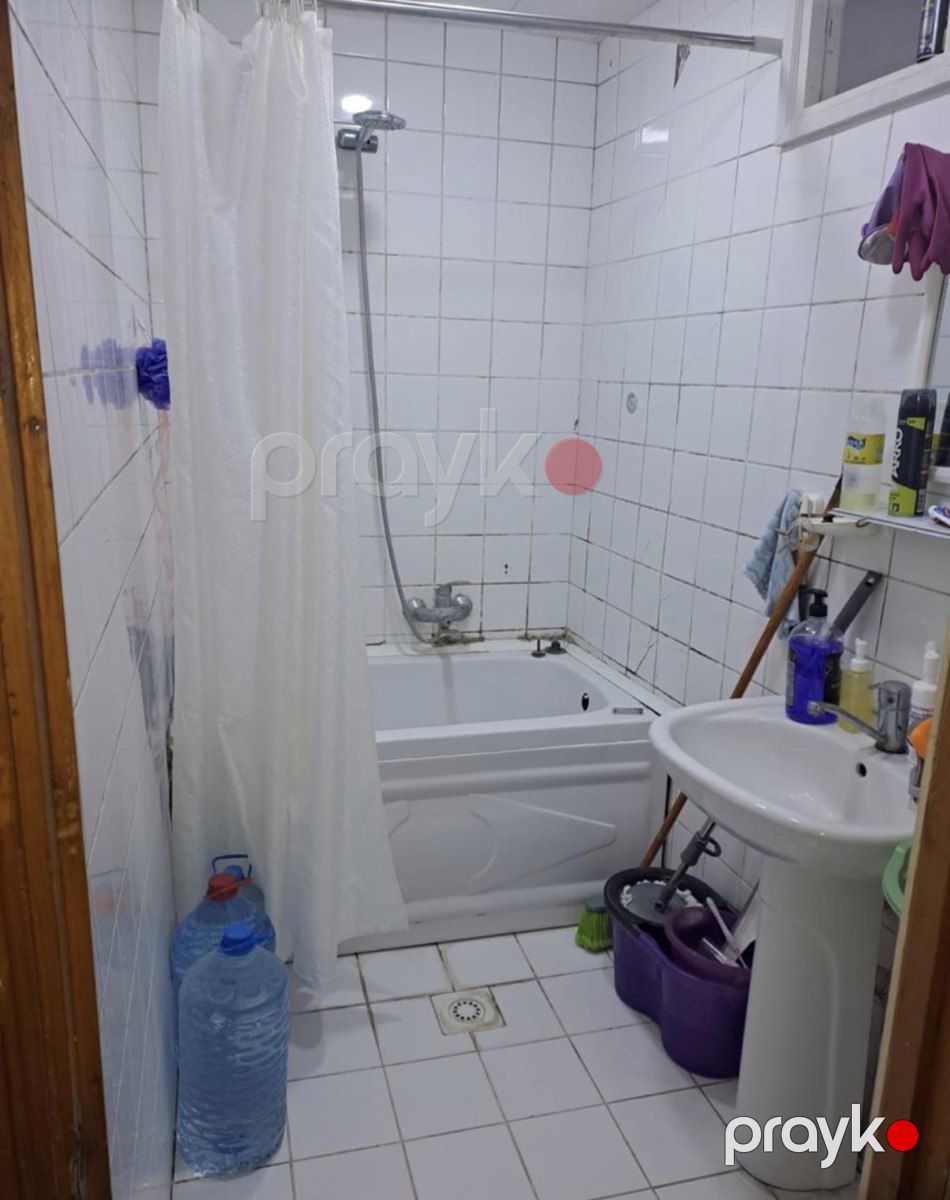 Satılır 2 otaqlı köhnə tikili 65 m² — Mənzil, Bakı (11)