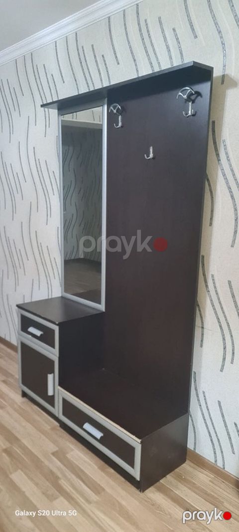 Dəhliz üçün çoxfunksiyalı paltar asacağı və tumbalı komod-güzgü dəsti — Sumqayıt