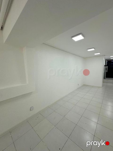 Satılır obyekt 38 m² — Bakı