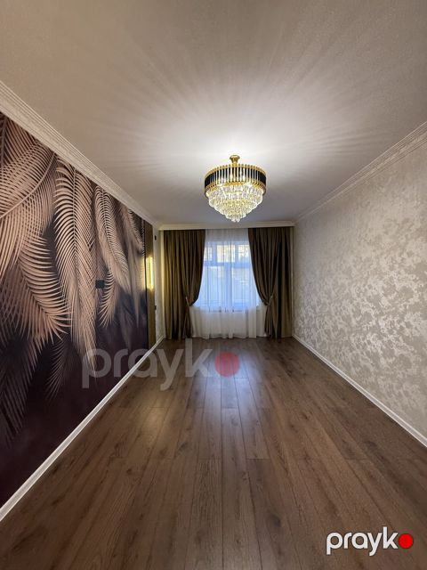 Satılır 2 otaqlı köhnə tikili 60 m² — Bakı