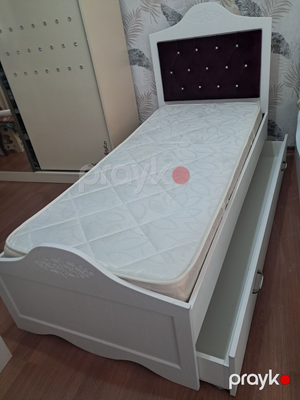 Ölçü: təxmini 90×190 sm tək çarpayı Matrassız - 100 AZN Matrasla — Yataqlar, Digah (5)