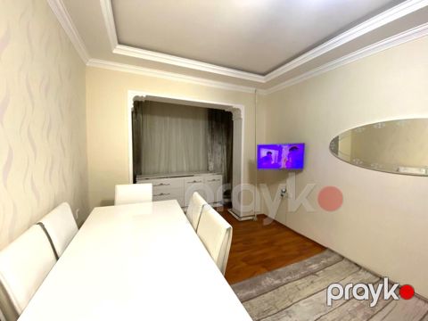 Satılır 2 otaqlı köhnə tikili 65 m² — Bakı