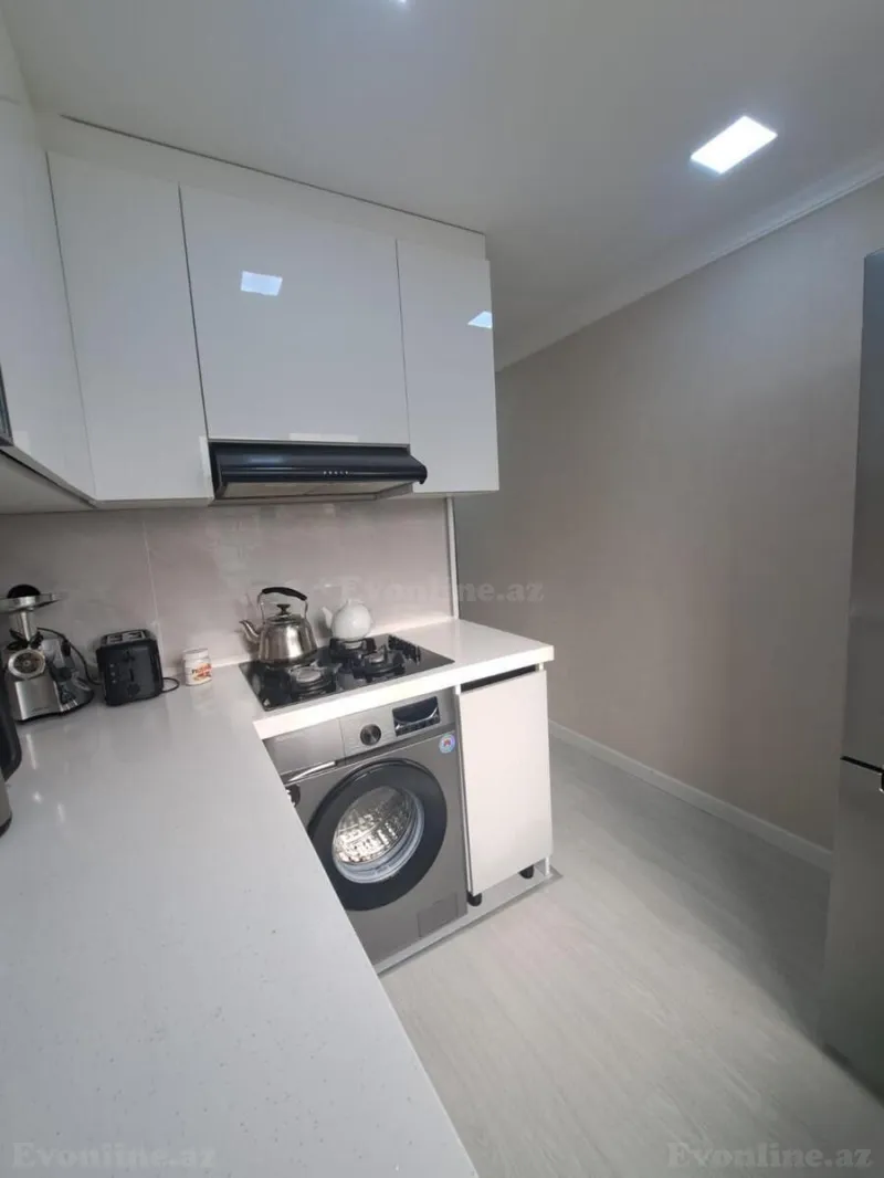 Satılır 3 otaqlı Mənzil Köhnə tikili 70 m² Bakı, Nizami r., Xalqlar Dostluğu m., 8-ci kilometr — Mənzil, Bakı (8)