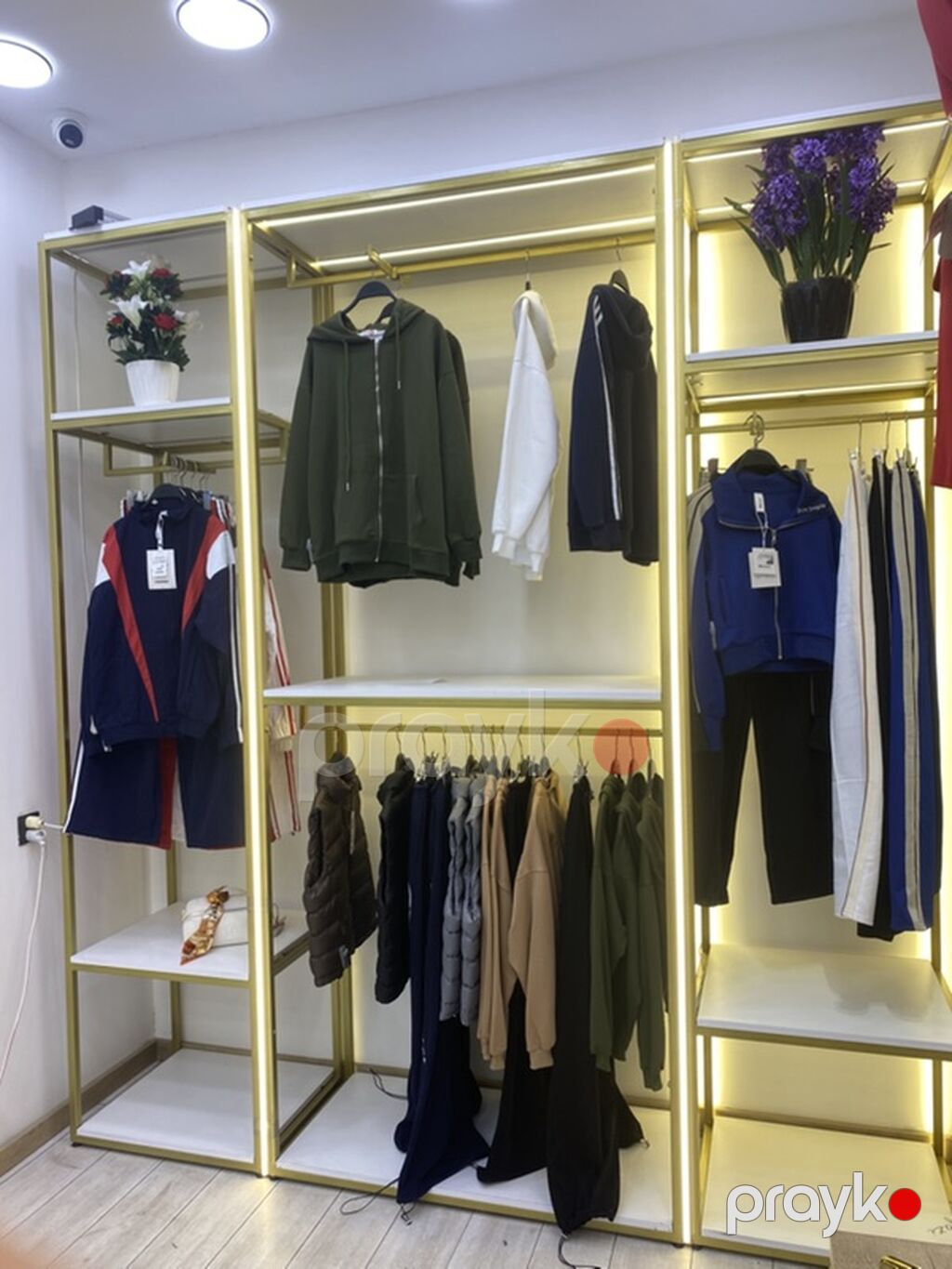 Qızıl çərçivəli modul vitrin-stend sistemi - Mağaza, butik və — Vitrini, Bakı (3)