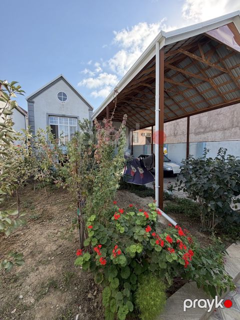 Satılır 4 otaqlı həyət evi/bağ evi 130 m² — Bakı