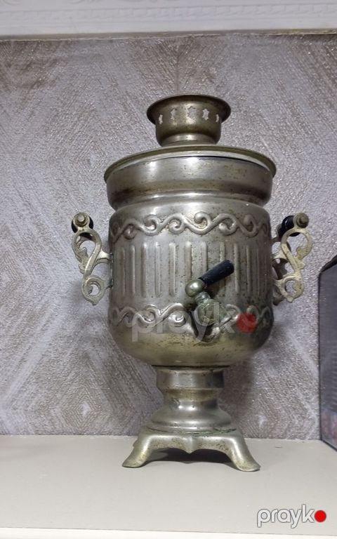 Klassik metal samovar - Material: qalın metaldan (ehtimalən — Bakı