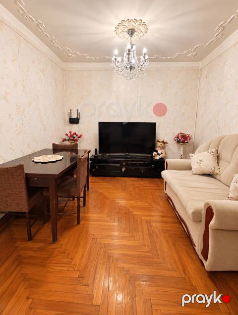 Satılır 3 otaqlı köhnə tikili 90 m² — Bakı