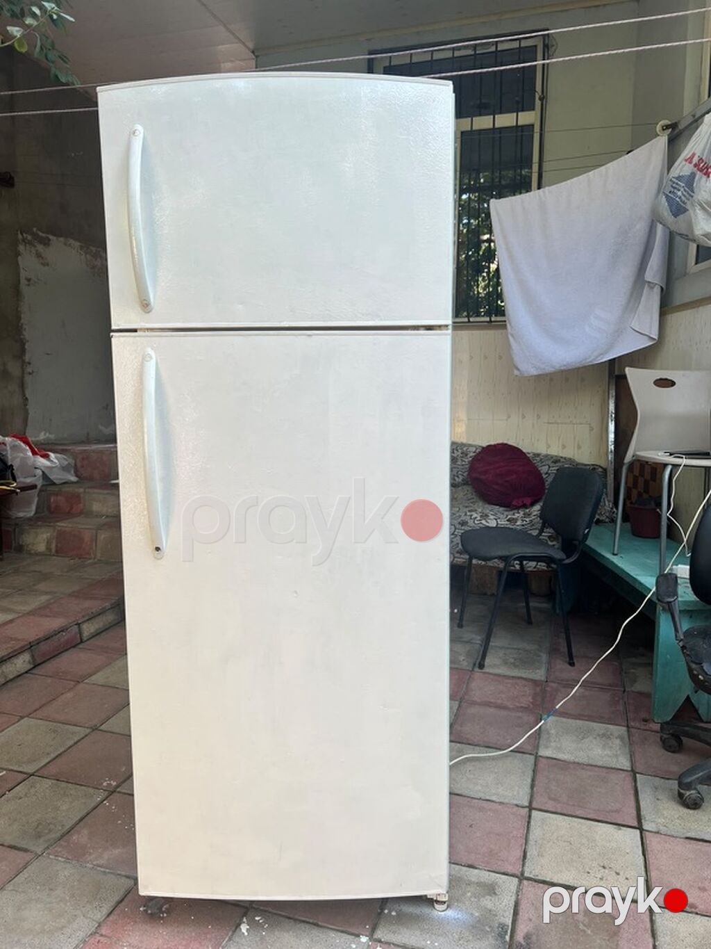 İki qapılı məişət soyuducusu (yuxarıda dondurucu, aşağıda əsas kamera) — Soyuducular, Bakı (2)
