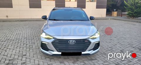 Hyundai Elantra, 2017 il